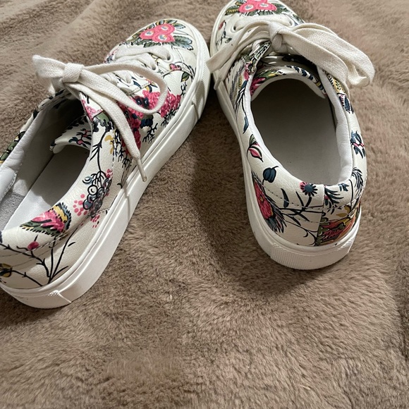 Tory Burch Leather Floral sneakers lace up shoes Size 5 - Picture 3 of 9